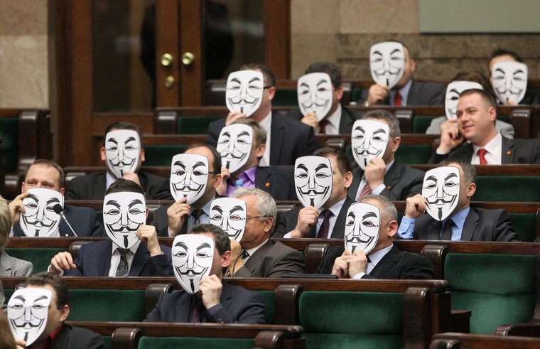 Anonymous im polnischen Parlament
